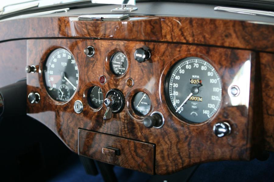  Jaguar XK120 Fixed Head Coupe 1953 года  (фото 3 из 18)
